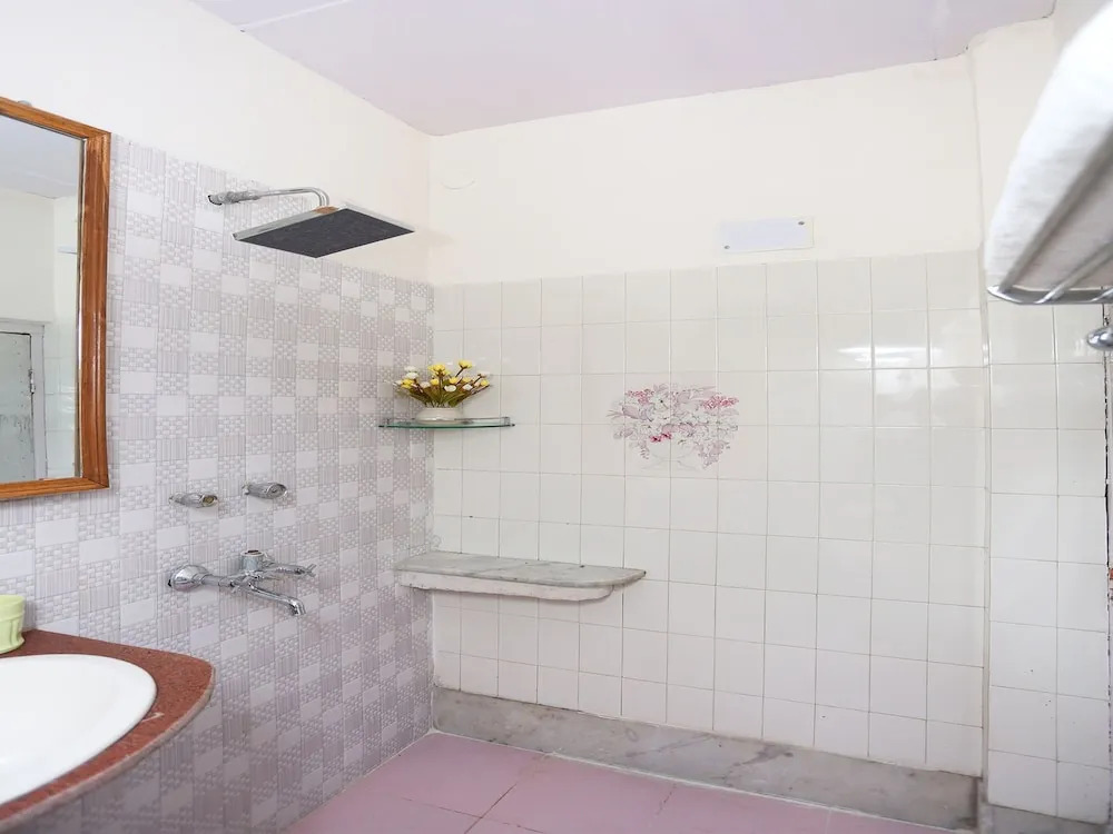 OYO 9730 Home 2 BHK Lake view Mall road