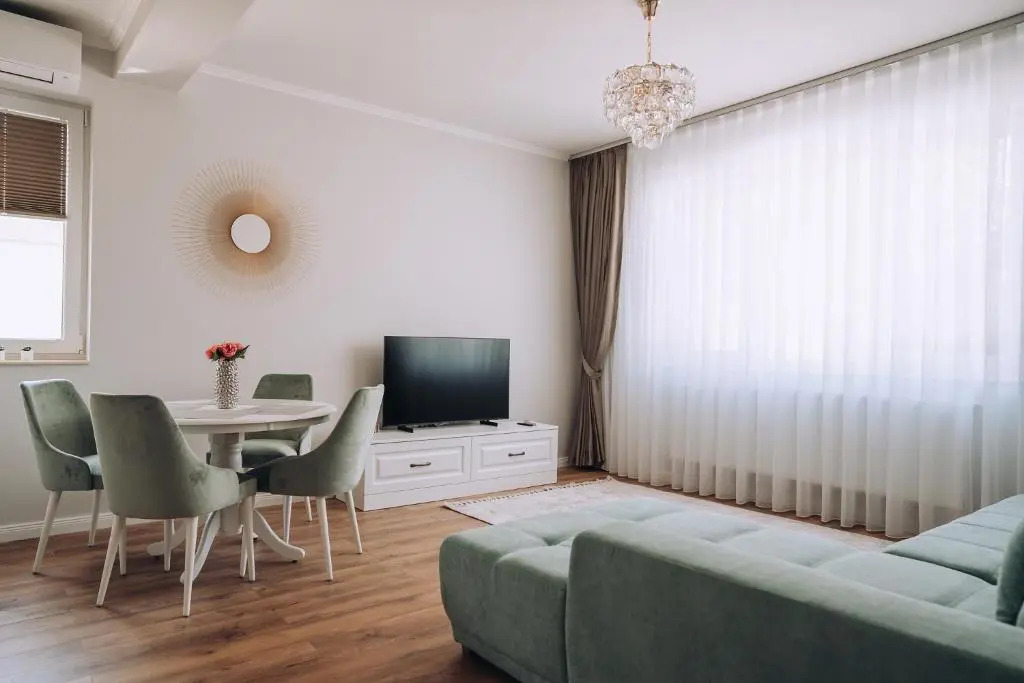 GOLD Suites