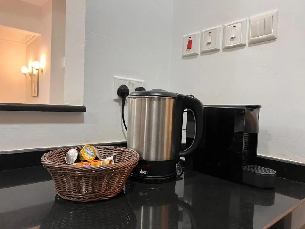 ONE Comfortable 2BR Apartment near Airport
