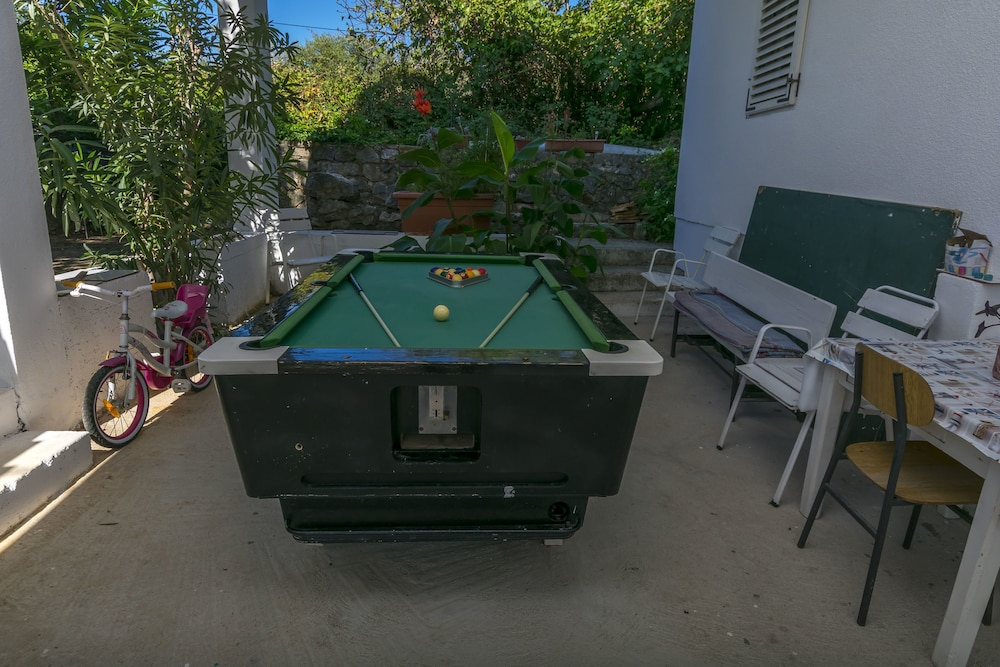 Apartment Garden by the sea