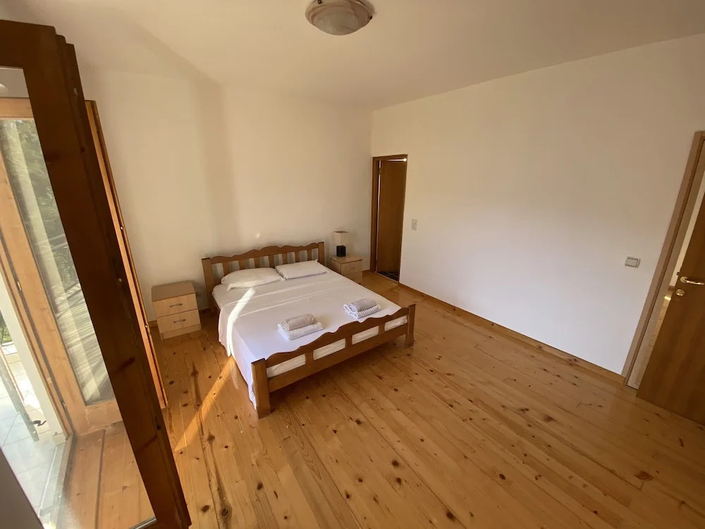 2 Bedroom Apartment With Beautiful Views