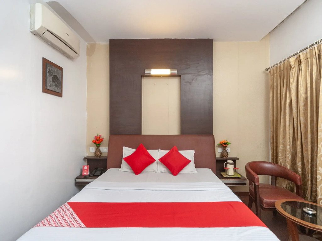 OYO 19674 Apoorva's Guest House
