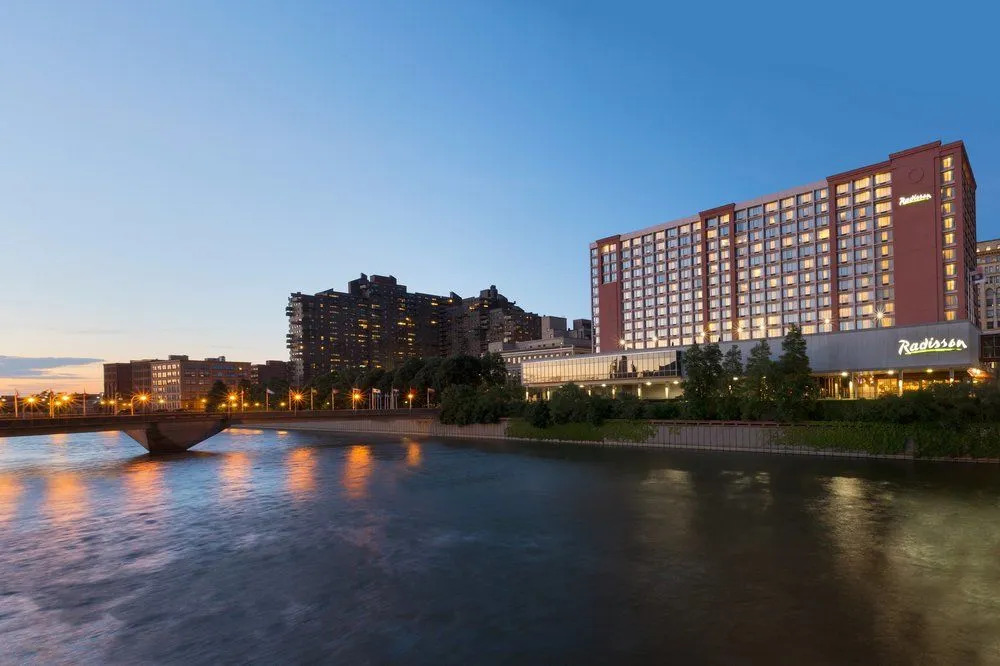 Radisson Rochester Riverside