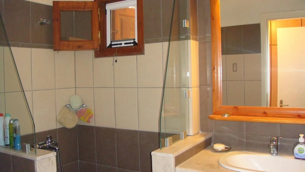 Villa With 2 Bedrooms in Kalymnos Island, With Wonderful Mountain View