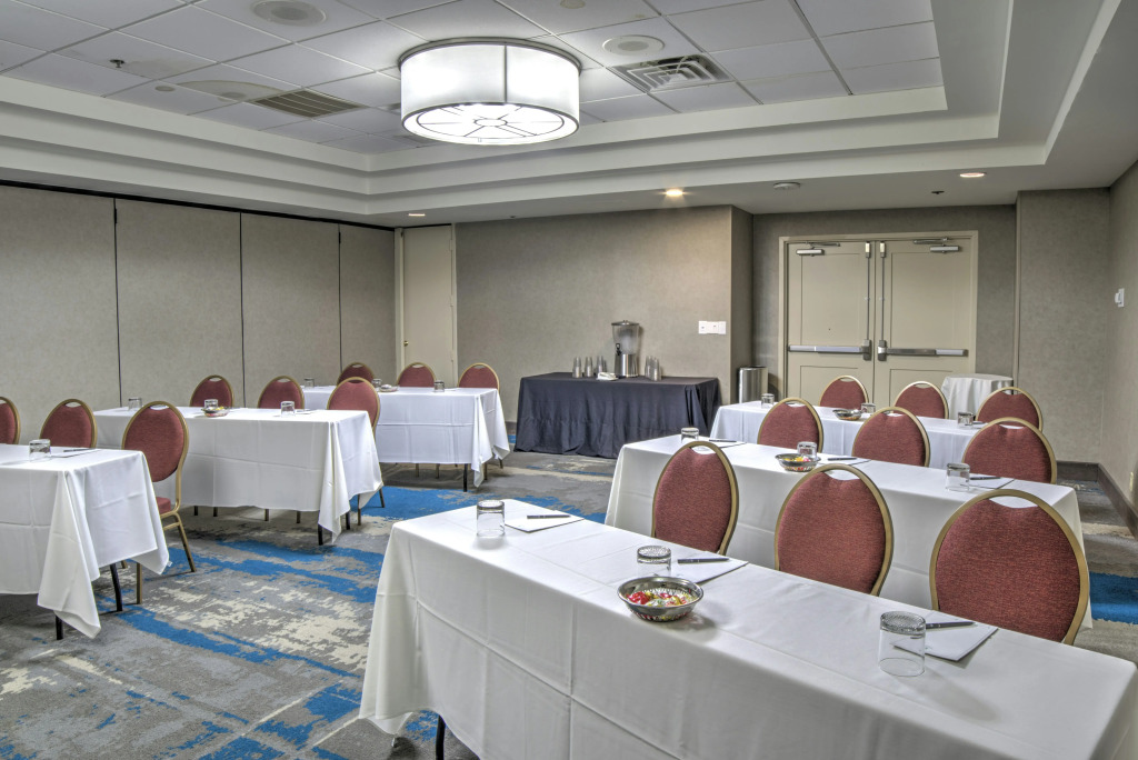 Embassy Suites by Hilton Indianapolis North