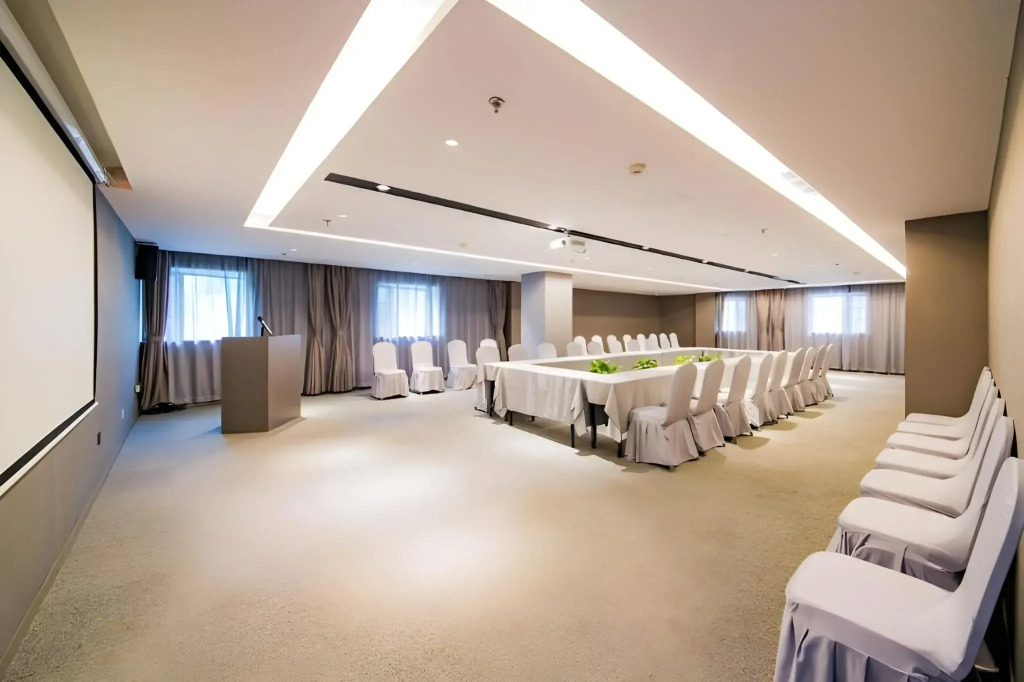 Home Inn Selected Changsha Xiangya Fuyi Furong Square Metro Station