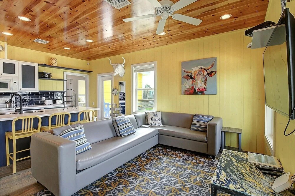 There's Money in the Banana Stand Ov26 4 Bedrooms 3.5 Bathrooms Home