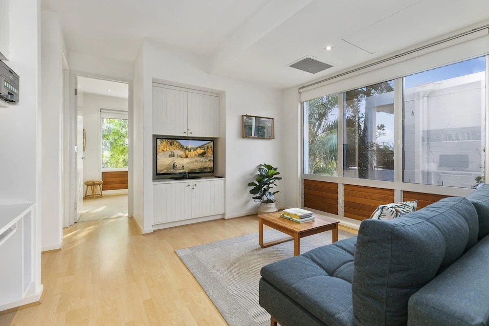 Sunshine Beach, Self Contained Unit, Beach Views - Unit 2 Elouera, 44 Elanda Street