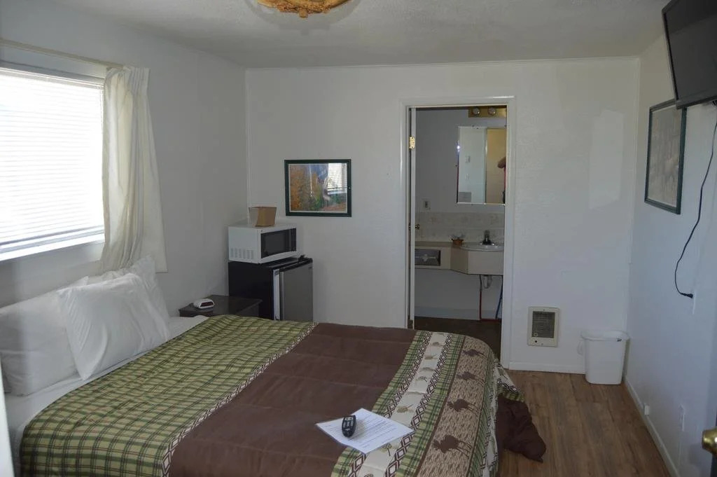 Newport Antler Motel