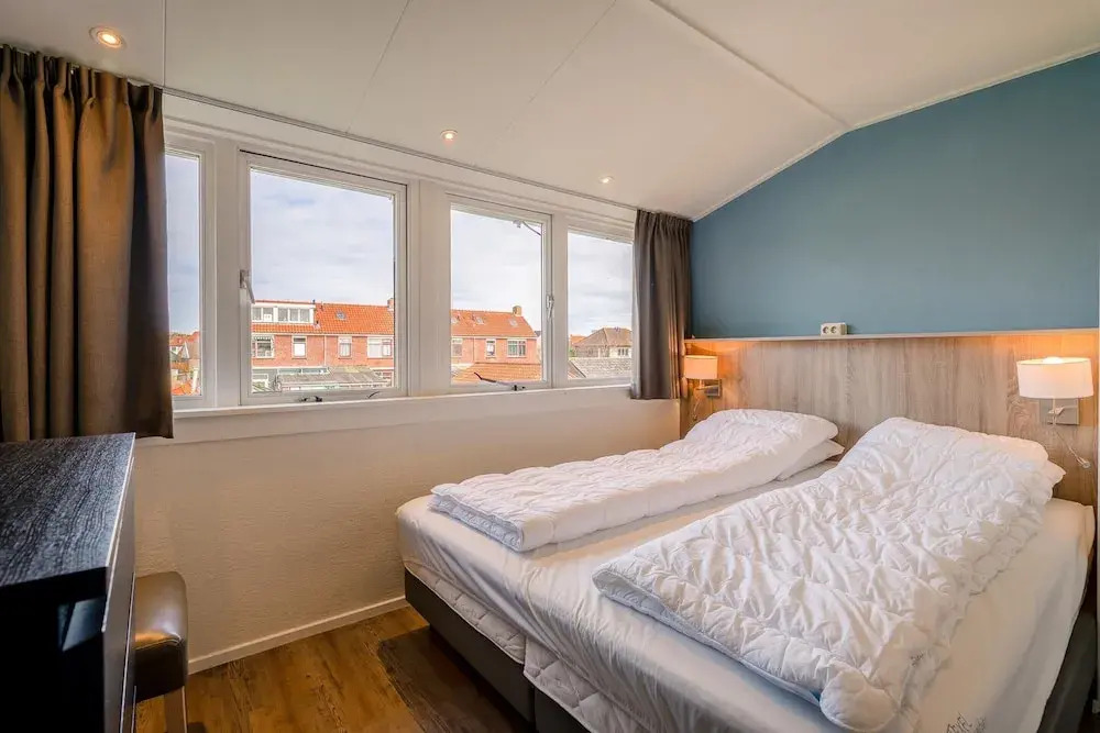 Modernly Furnished Holiday Home for 5 People in De Koog