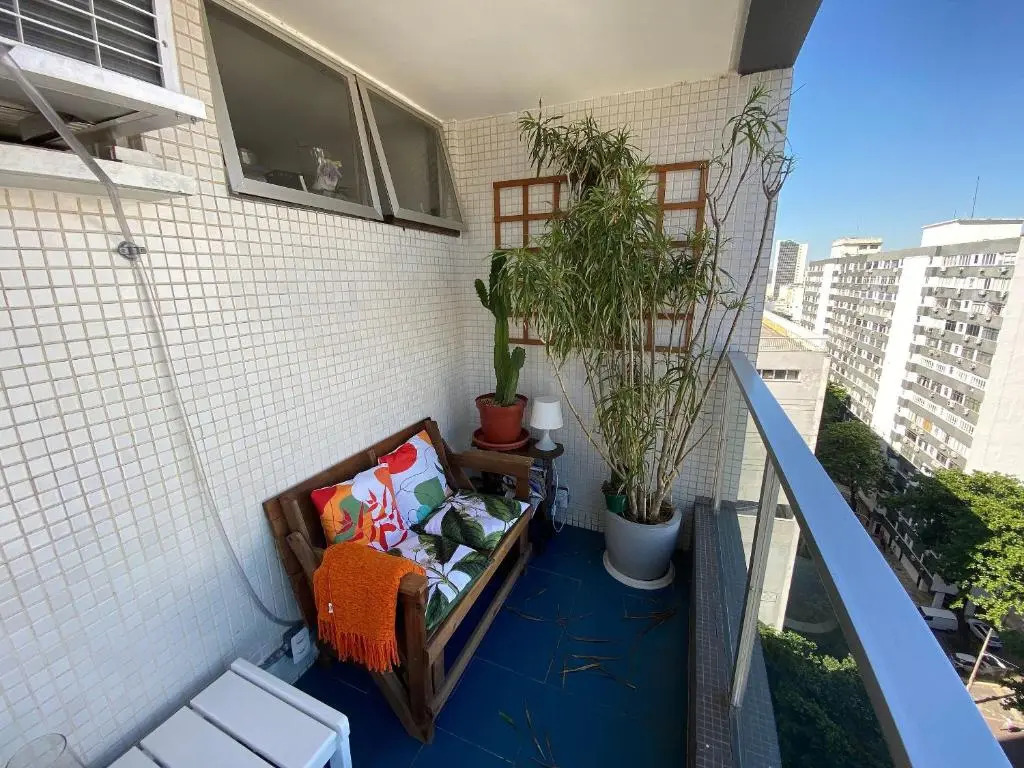 Leblon Flat 2 quartos varanda vista mar, piscina, sauna, e garagem WIFI 500M