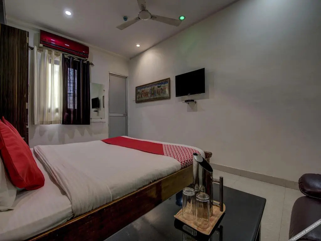 Hotel Park Street 2 by OYO Roooms