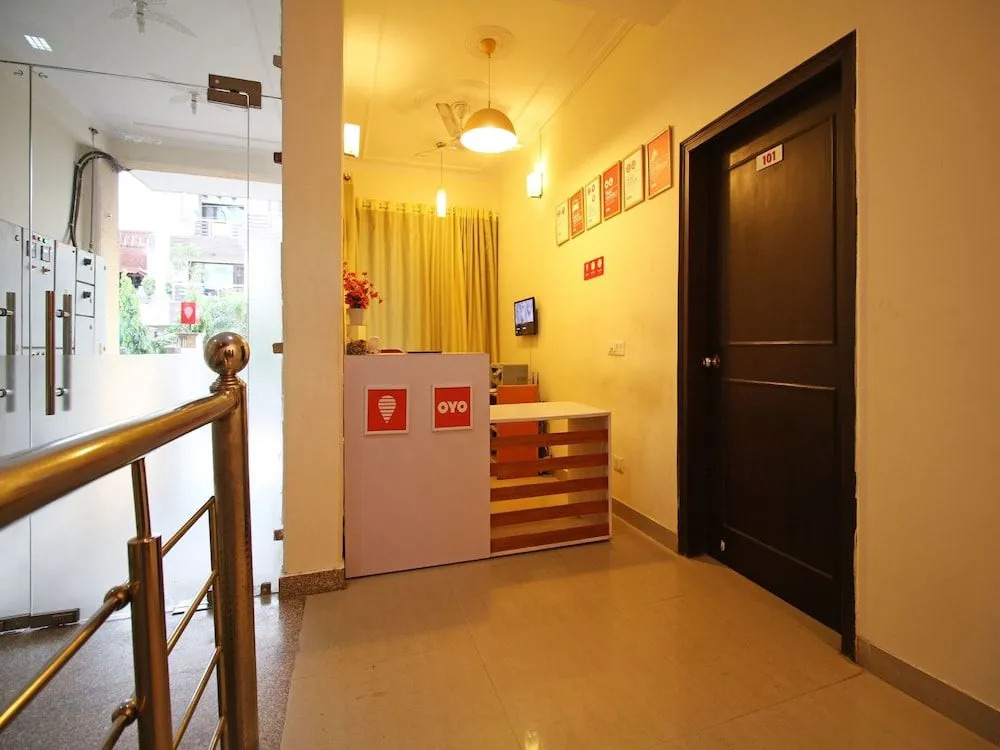 OYO Flagship 493 Cyber City Extension