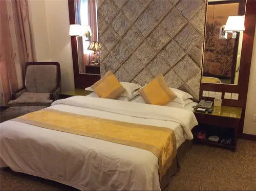 Xinyang Sunny Hotel