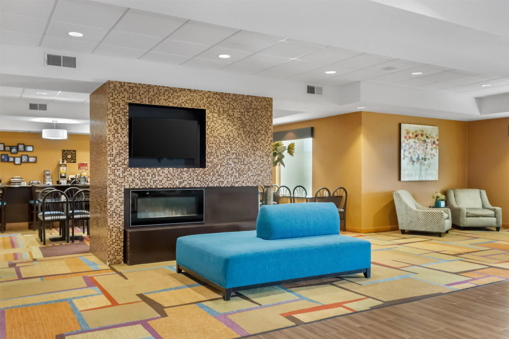 Best Western Plus Hiawatha Hotel