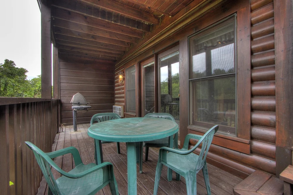 The Nutty Nook  287 - Two Bedroom Cabin