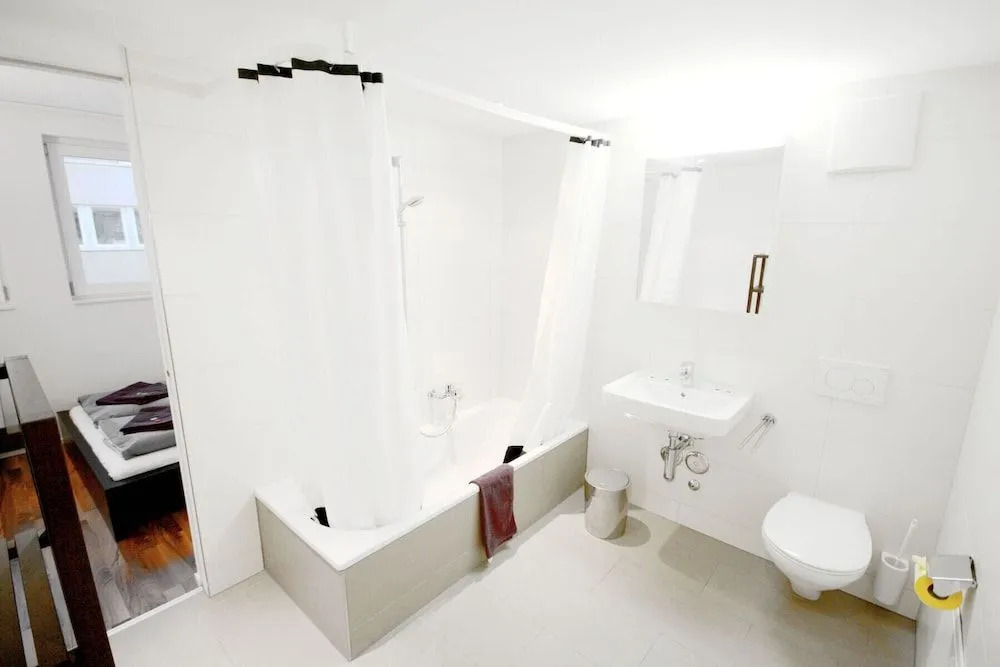 ZH Badenerstrasse I - Hitrental Apartment