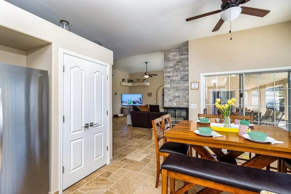 Tropic Paradise 3 bed + 3 Bath Pool Home
