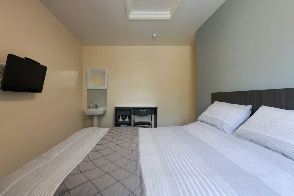 OYO Honeycroft Lodge, Uxbridge