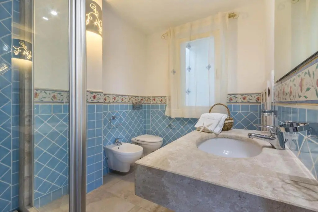 Villa Bougainvillea con piscina e giardino privato a pochi passi dal mare