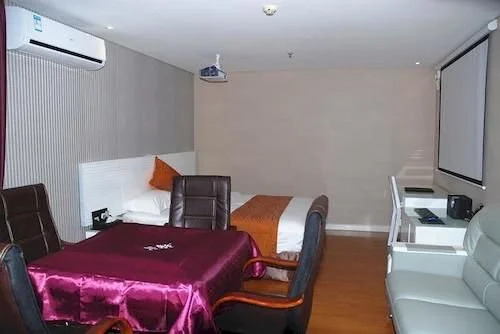 Yulongting Cinema Hotel