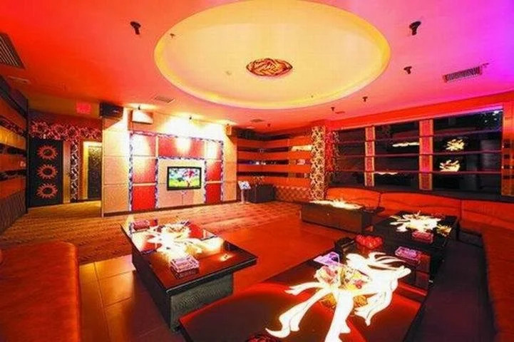 Huizhou Three Suns Hotel