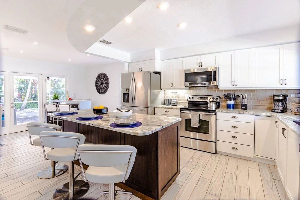 Fruit & Wine Saltwater Pool Home