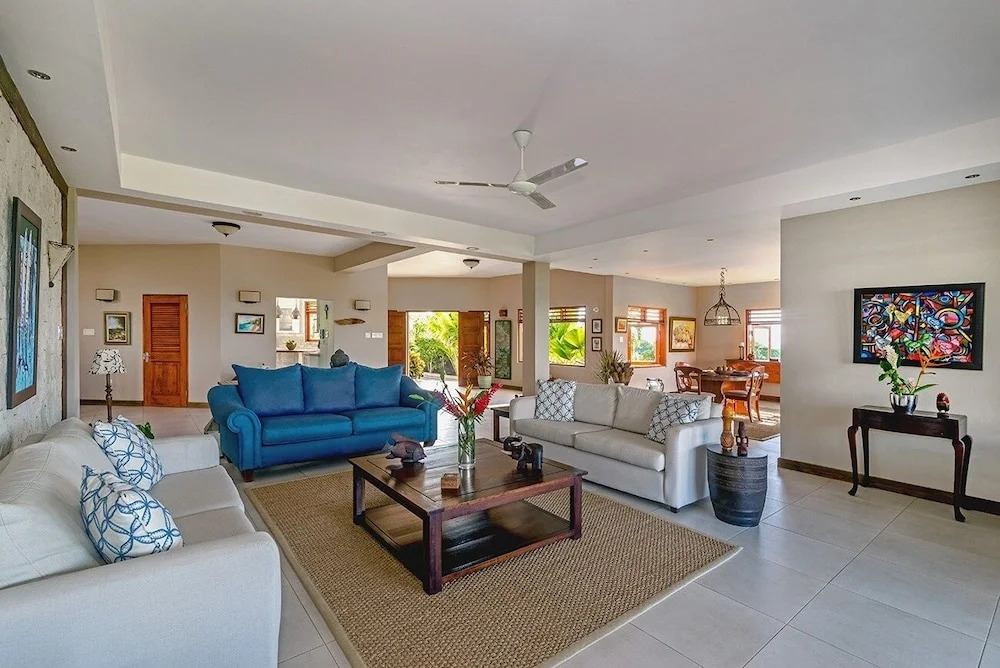 Kanowa , Fully Staffed With Panoramic Views 4 Bedroom Villa