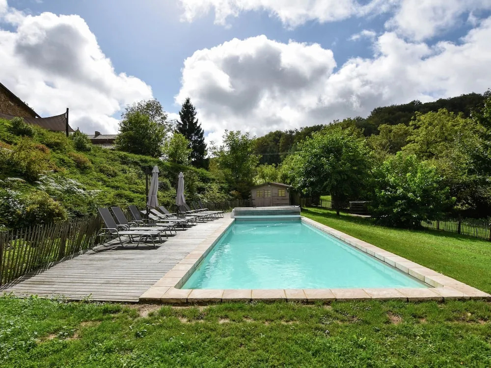 Farmhouse in Pyrenees With Pool