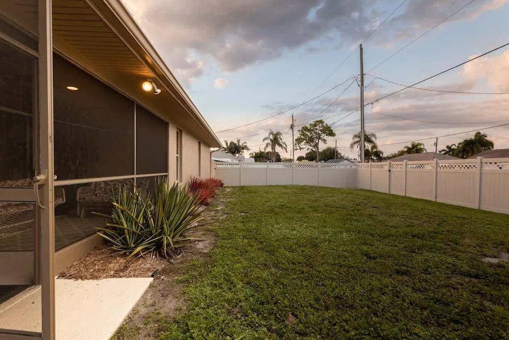 Sunshine Manor ~ Fenced in Backyard ~ Family Home