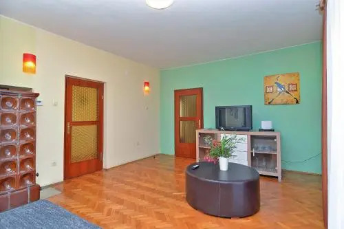 Apartments Gracijano 1724