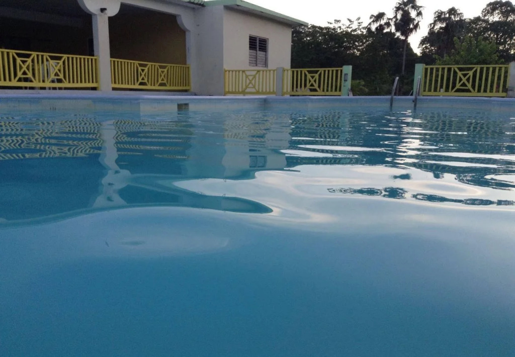 Royale Hummingbird Cliff Hotel