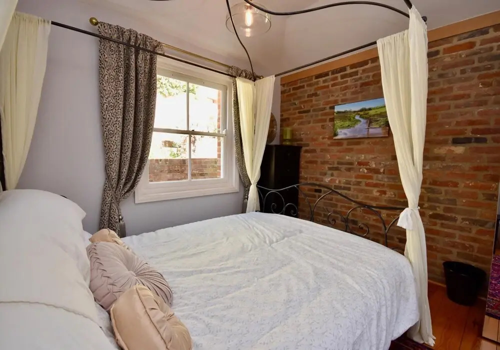 Little Clatterford Walkers Paradise for 2 Close to Carisbrooke Castle