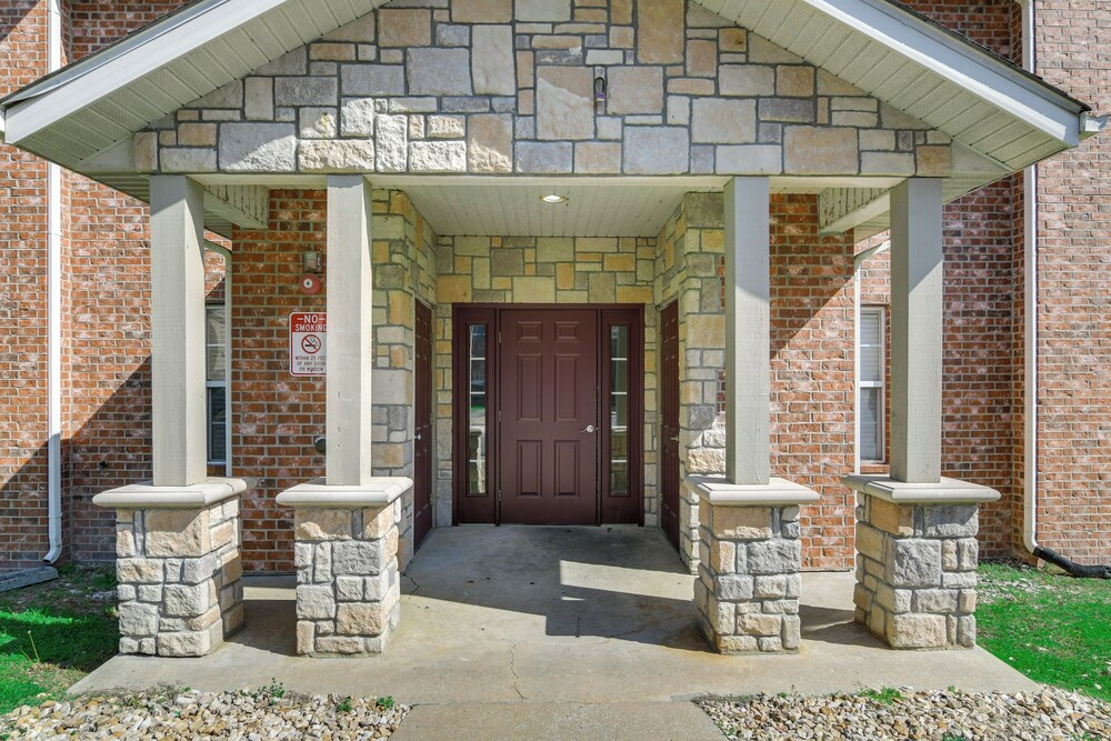 2 Mi to Branson Strip: Family Condo w/ Balcony!