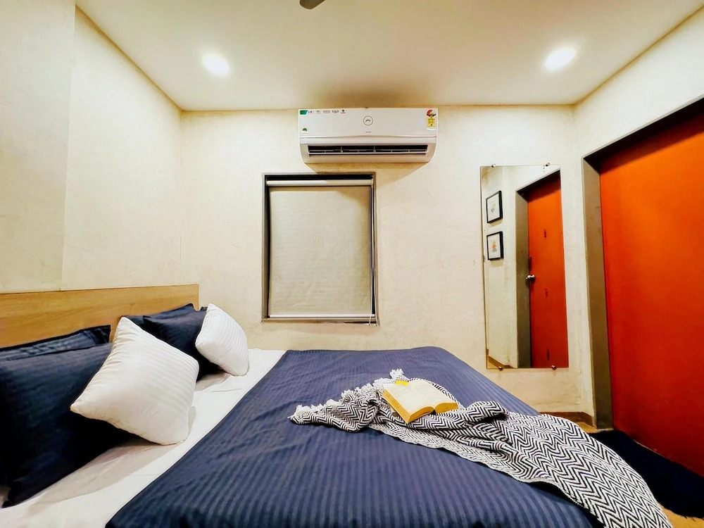 Home Escape 1BHK Retreat Nr Saket Square