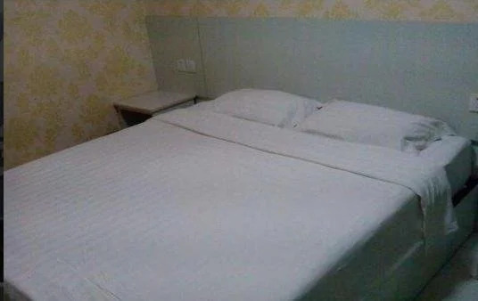 Xinhe Business Hotel