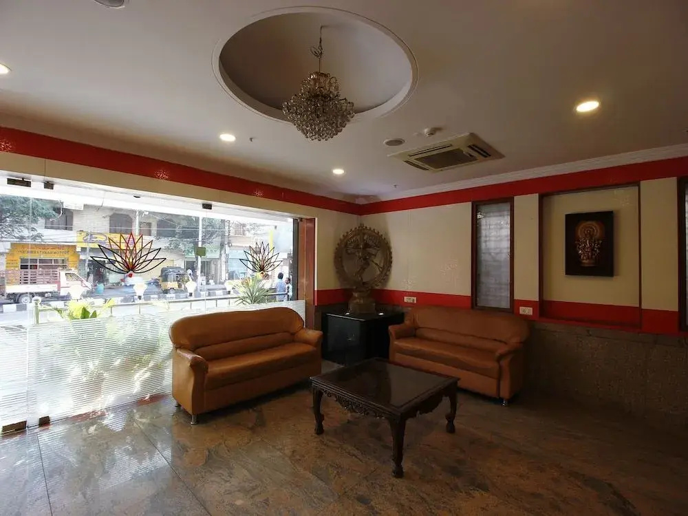 Sri Sai Regency by OYO Rooms