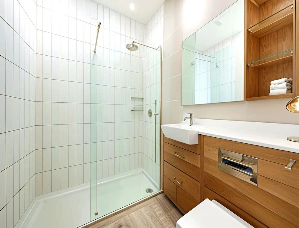 Spacious London Townhouse With Parking