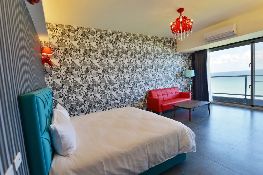 White Spray B&B