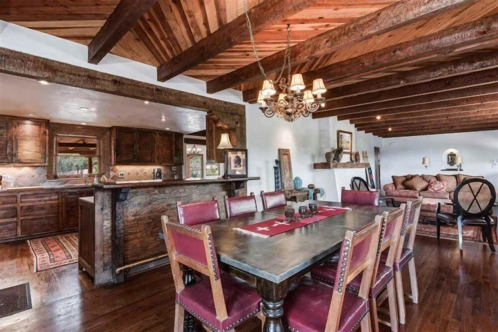 Cielo Lindo - Secluded Southwestern Retreat Within Minutes of Downtown