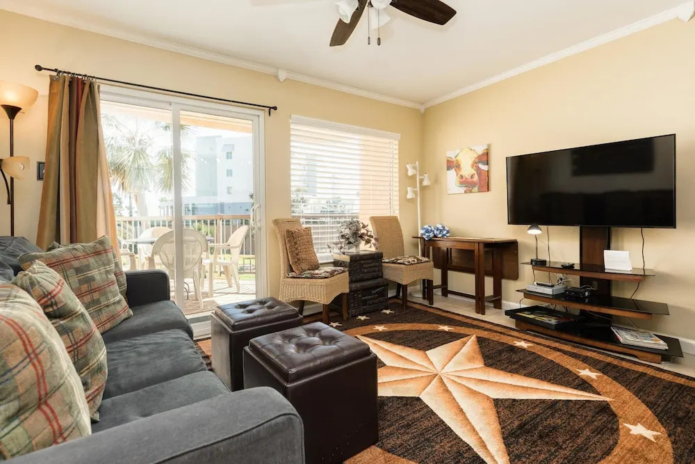 Maravilla Condos - Anchors Away