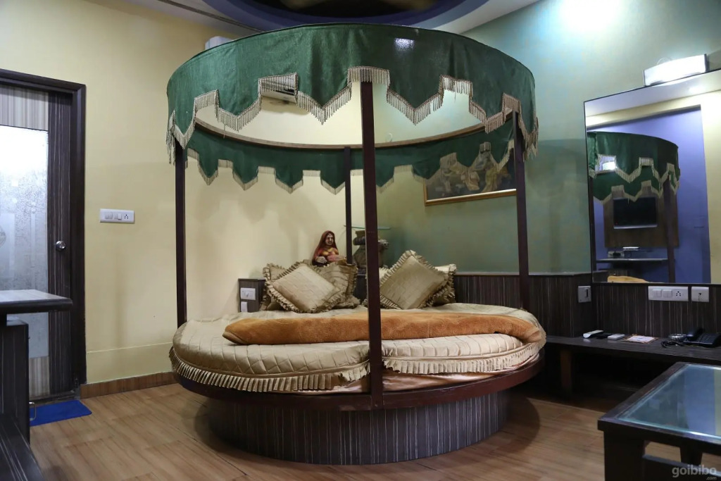 Hotel Mahadev Regency