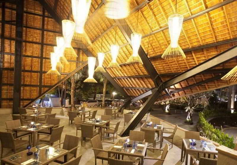 Oasis Beach Resort & Spa