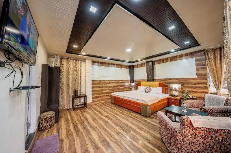 India Hotel - Hotel on Mall Road Nainital