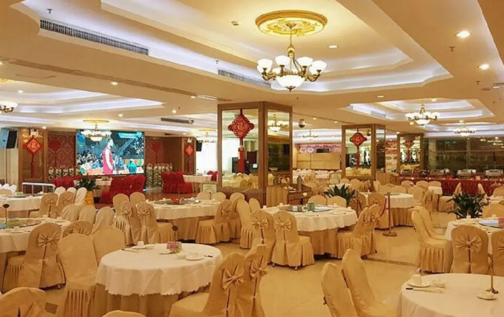 Longzhu Hotel