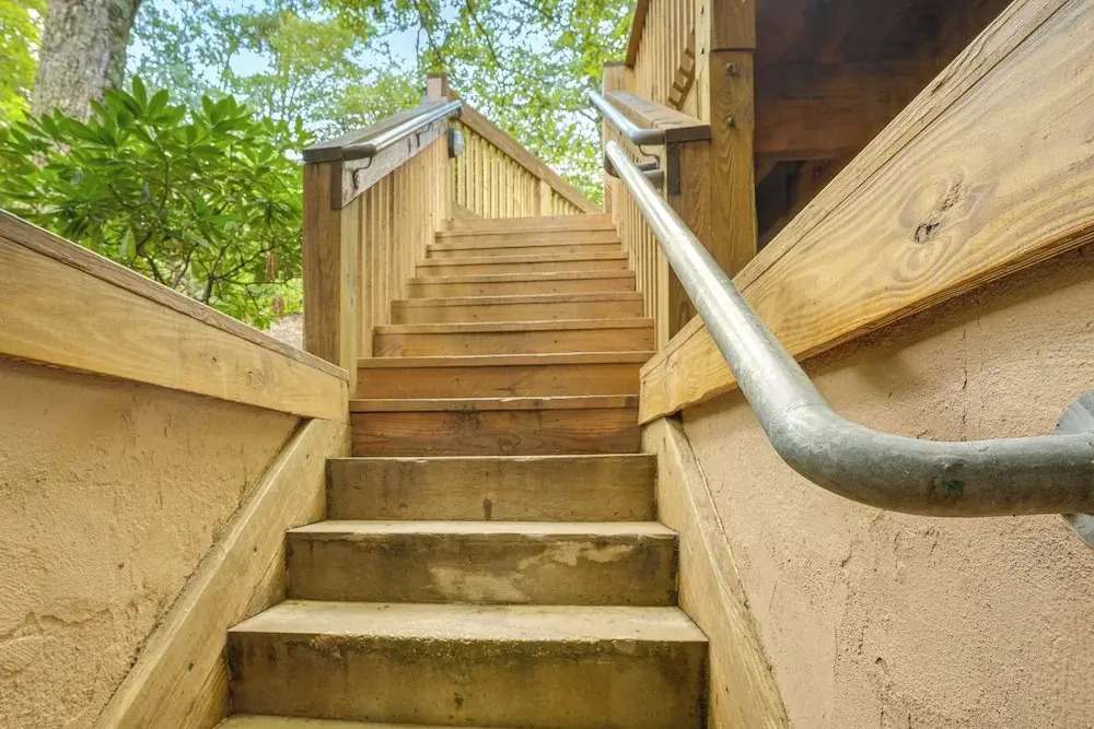 Wintergreen Condo w/ Pool: Near Hike & Market!