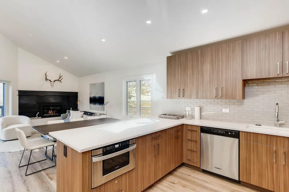 Westwind 408, 2bd, 2BA Diamond Condo