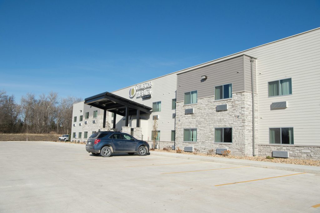 Cobblestone Inn & Suites - Forest City