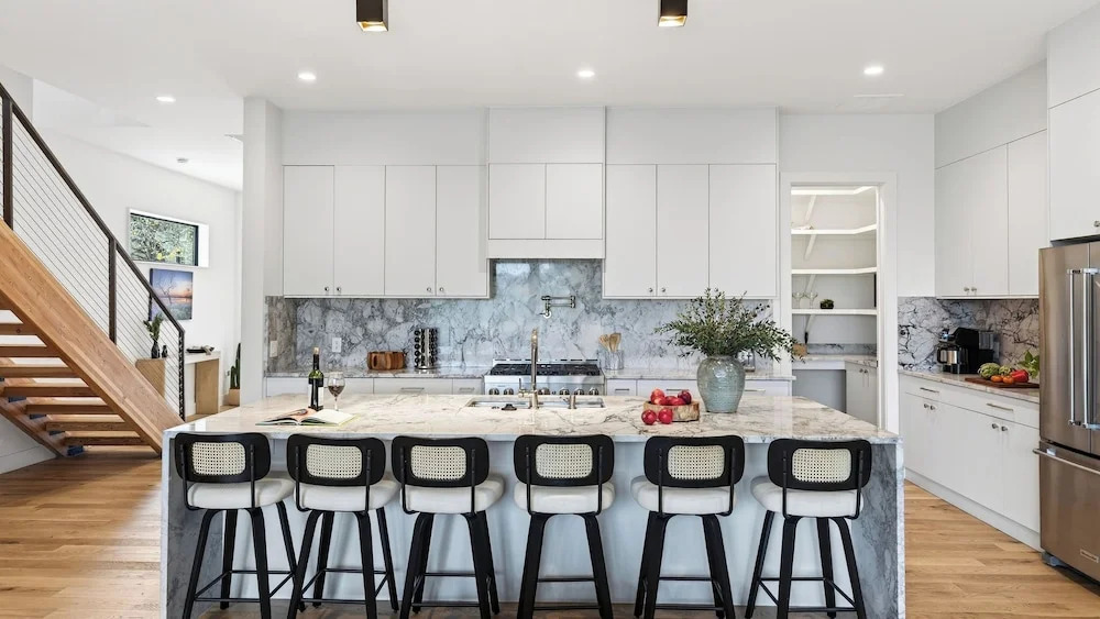 Sundown Social by Avantstay Lake Austin Views Pool, Firepit, Deck + Game Room A+ Designer Style