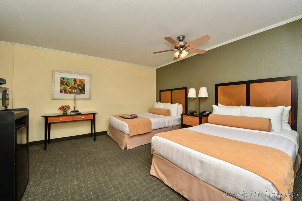 St Charles Inn, Superior Hotel